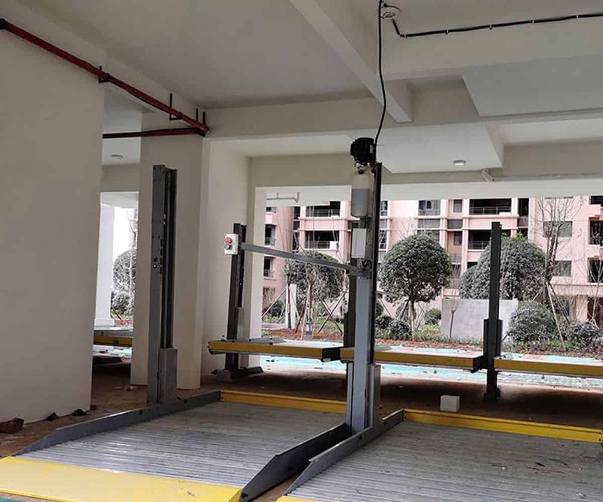 鄉(xiāng)城三層升降橫移機(jī)械式停車位短租