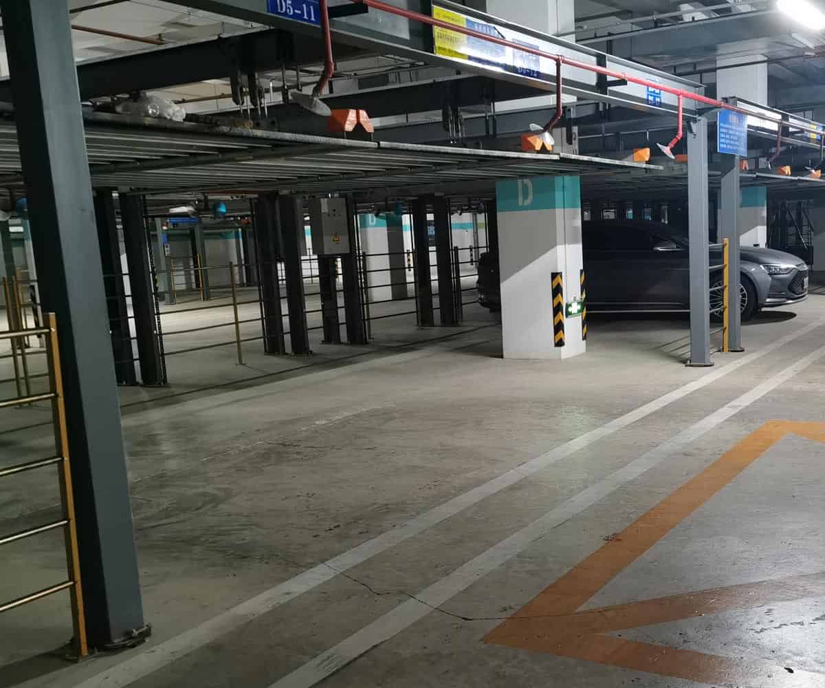 簡易升降式機械停車租賃.jpg